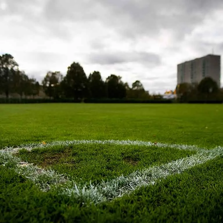 Esquina de cancha de futbol